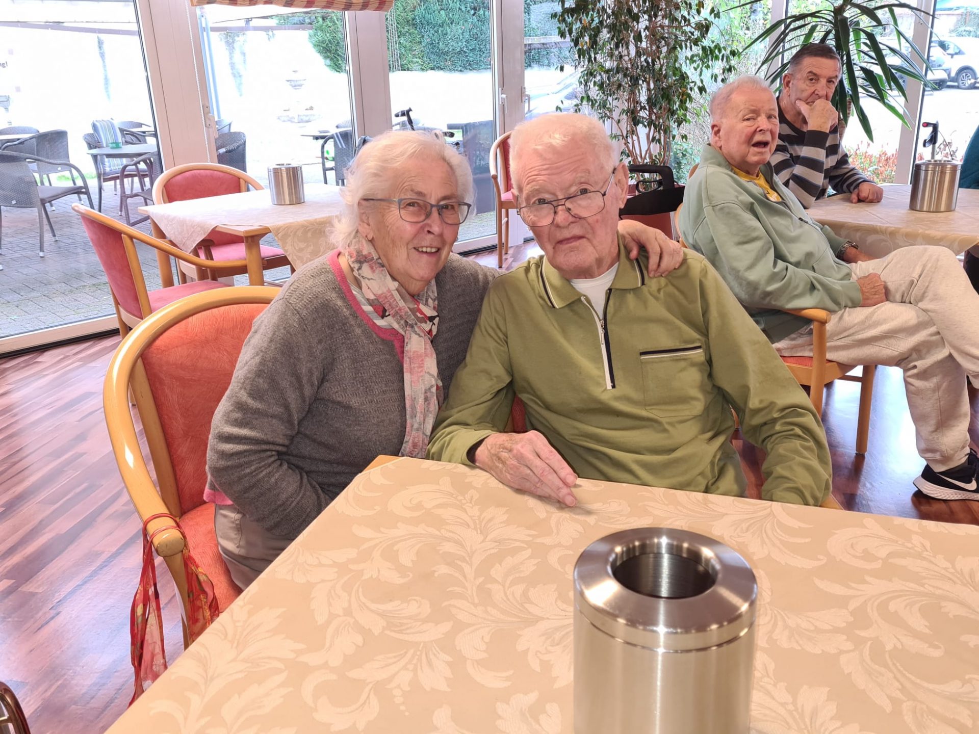 73094073-ae54-4dc0-9c9d-6bfe178280ba